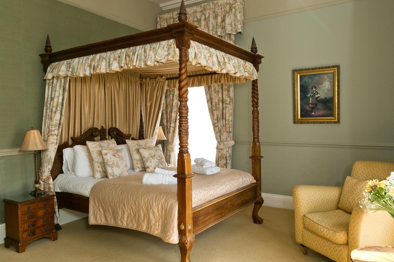 קריקהוול The Manor Hotel מראה חיצוני תמונה